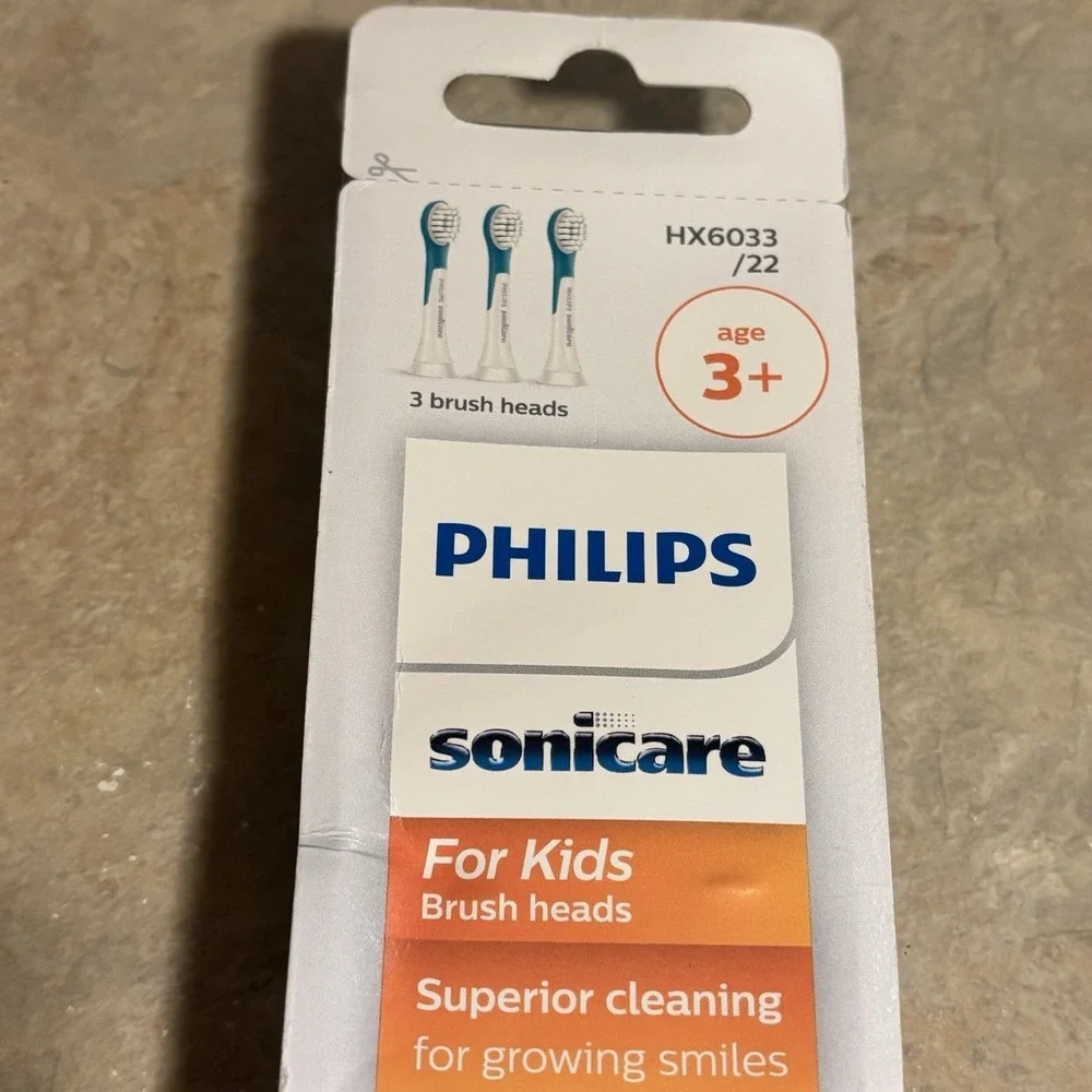 Philips Sonicare For Kids Brush Heads HX6033/22 3 Pack Replacement Heads NIB